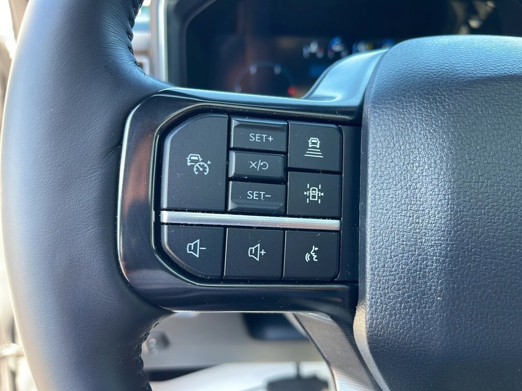 Certified 2025 Ford F250 Platinum image 27