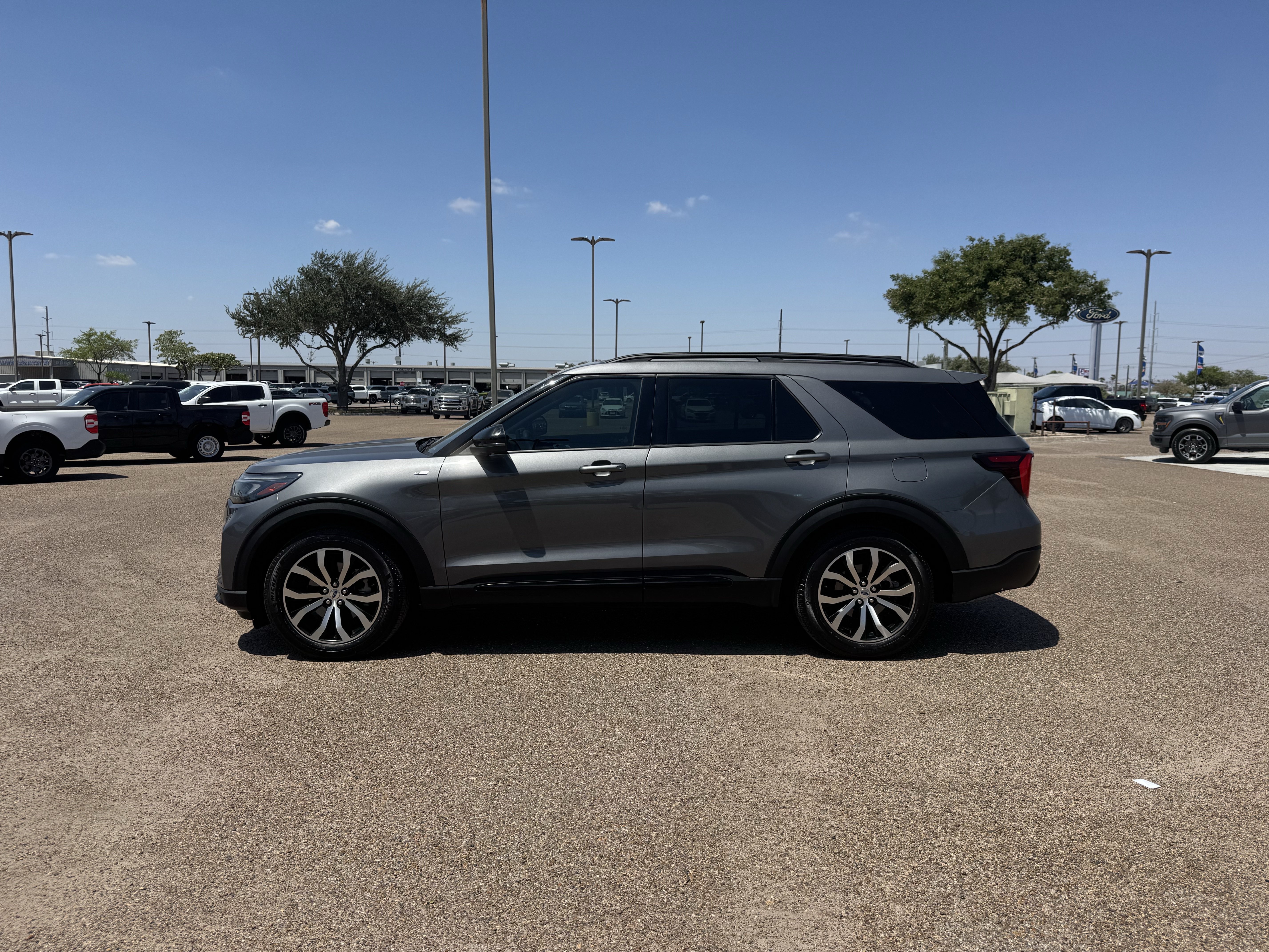 Certified 2025 Ford Explorer ST-Line RWD image 2