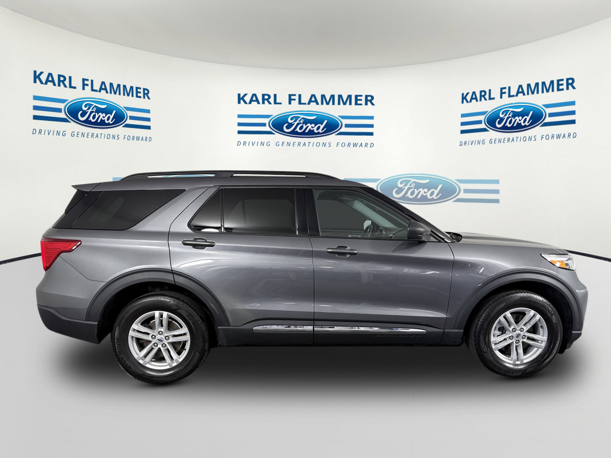 Certified 2023 Ford Explorer XLT w/ Equipment Group 202A AWD/4WD image 2