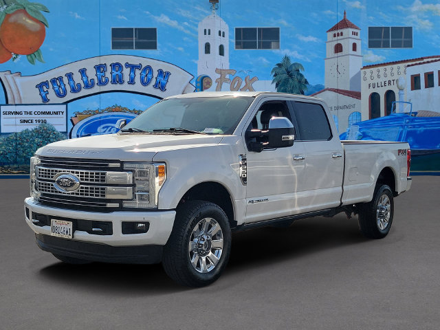 Certified 2017 Ford F350 Platinum w/ Platinum Ultimate Package AWD/4WD image 2