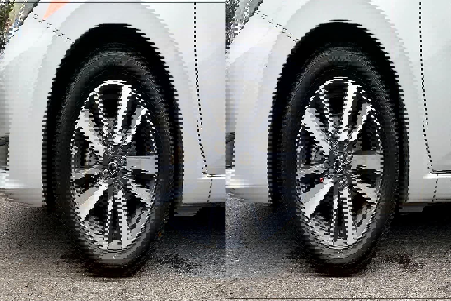 Used 2023 Nissan Versa SV image 10