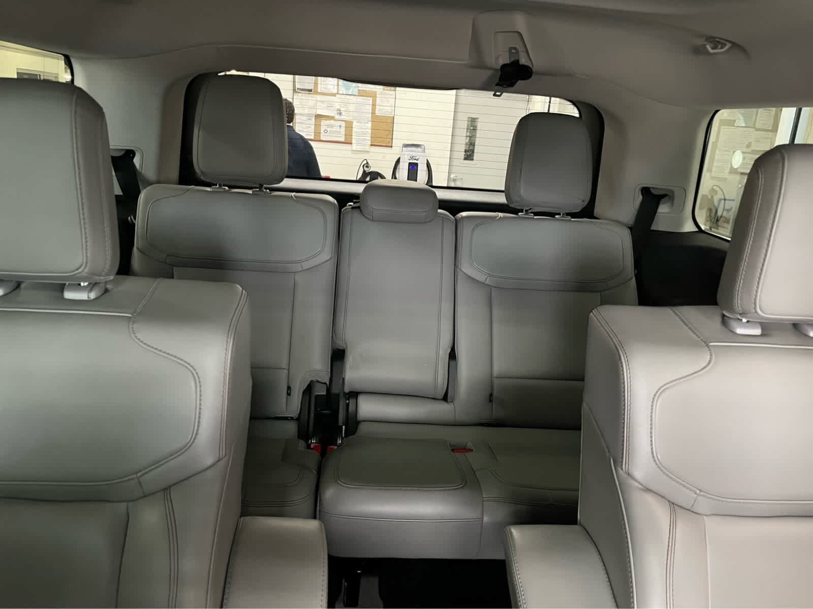 Certified 2025 Ford Expedition Active AWD/4WD image 18