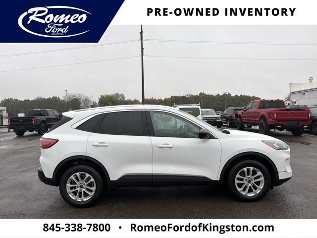 Certified 2022 Ford Escape SE w/ Cold Weather Package AWD/4WD image 4