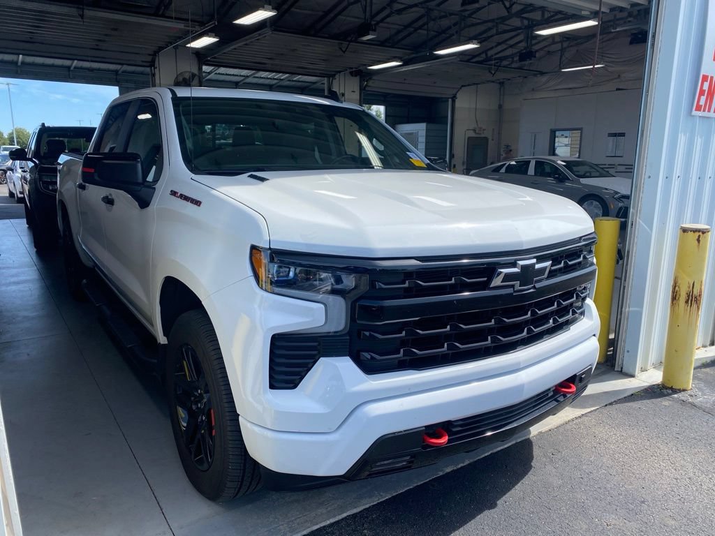 Used 2023 Chevrolet Silverado 1500 RST w/ Redline Edition AWD/4WD image 1