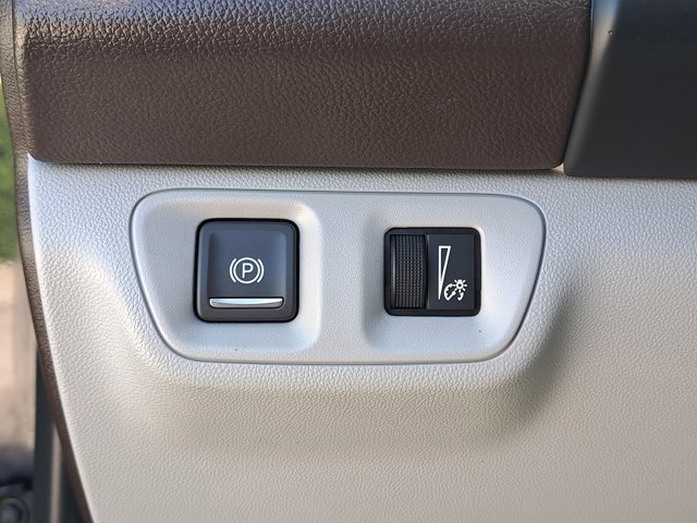 Used 2021 GMC Acadia SLE image 25