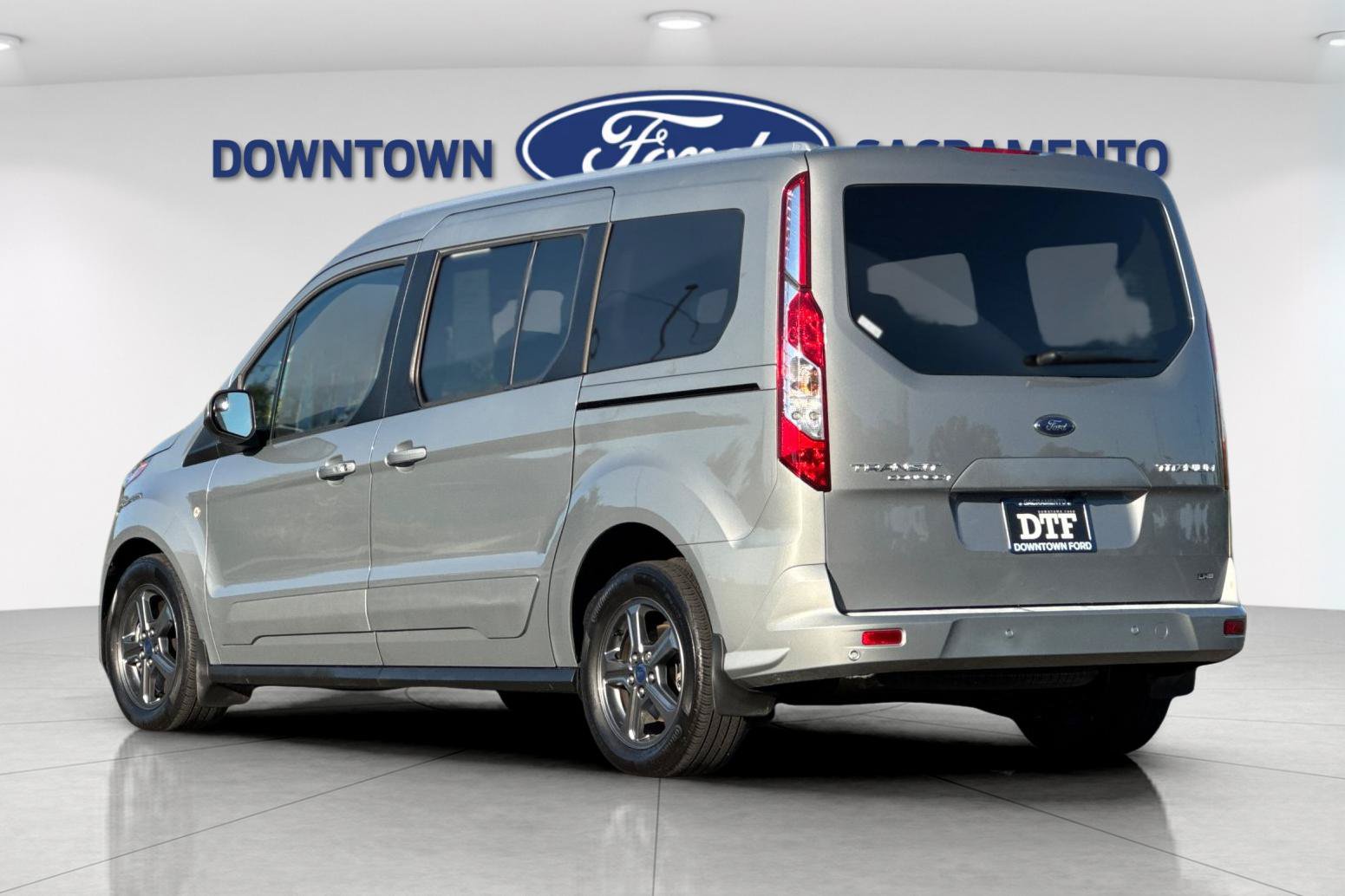 Certified 2023 Ford Transit Connect Titanium FWD image 5