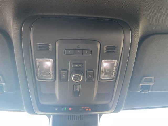 Used 2024 Chevrolet Tahoe High Country AWD/4WD image 18