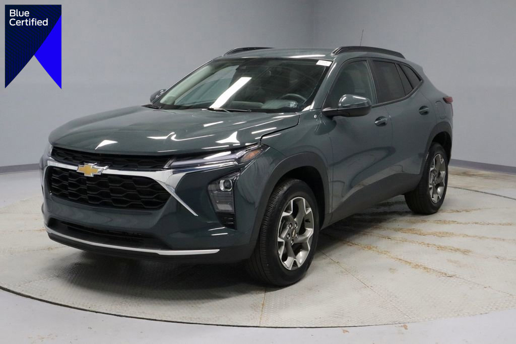 Used 2025 Chevrolet Trax LT w/ LT Convenience Package image 1