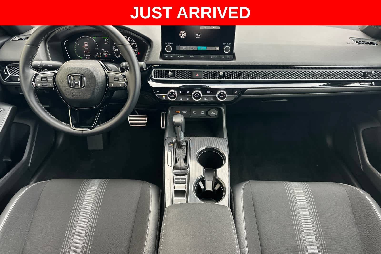 Used 2025 Honda Civic Sport image 3