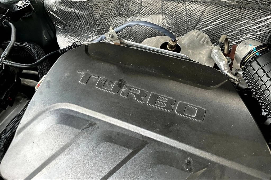 Used 2025 Chevrolet Trax LT FWD image 33