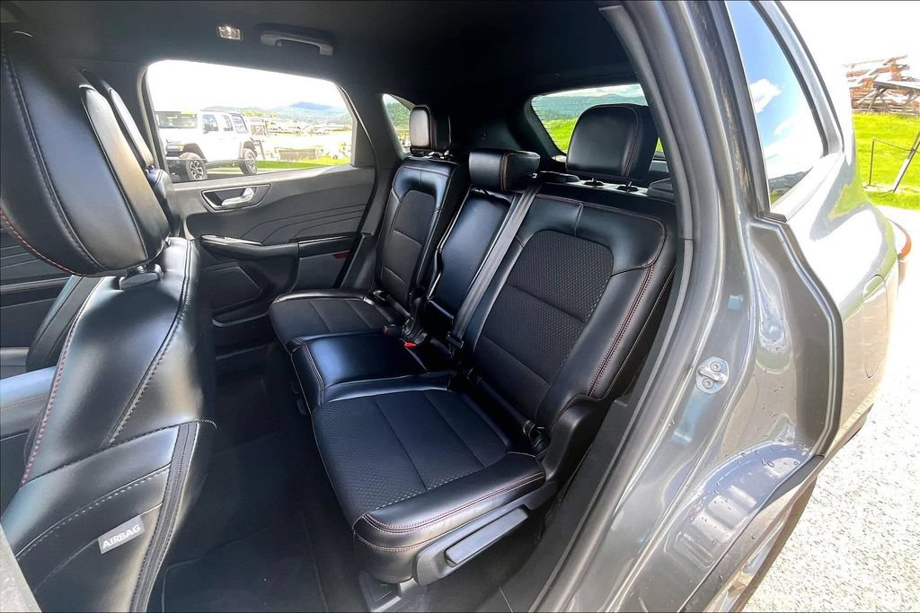 Certified 2025 Ford Escape ST-Line Select AWD/4WD image 26