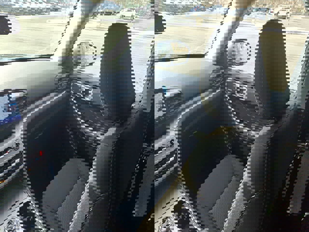 Certified 2024 Ford Explorer XLT image 11