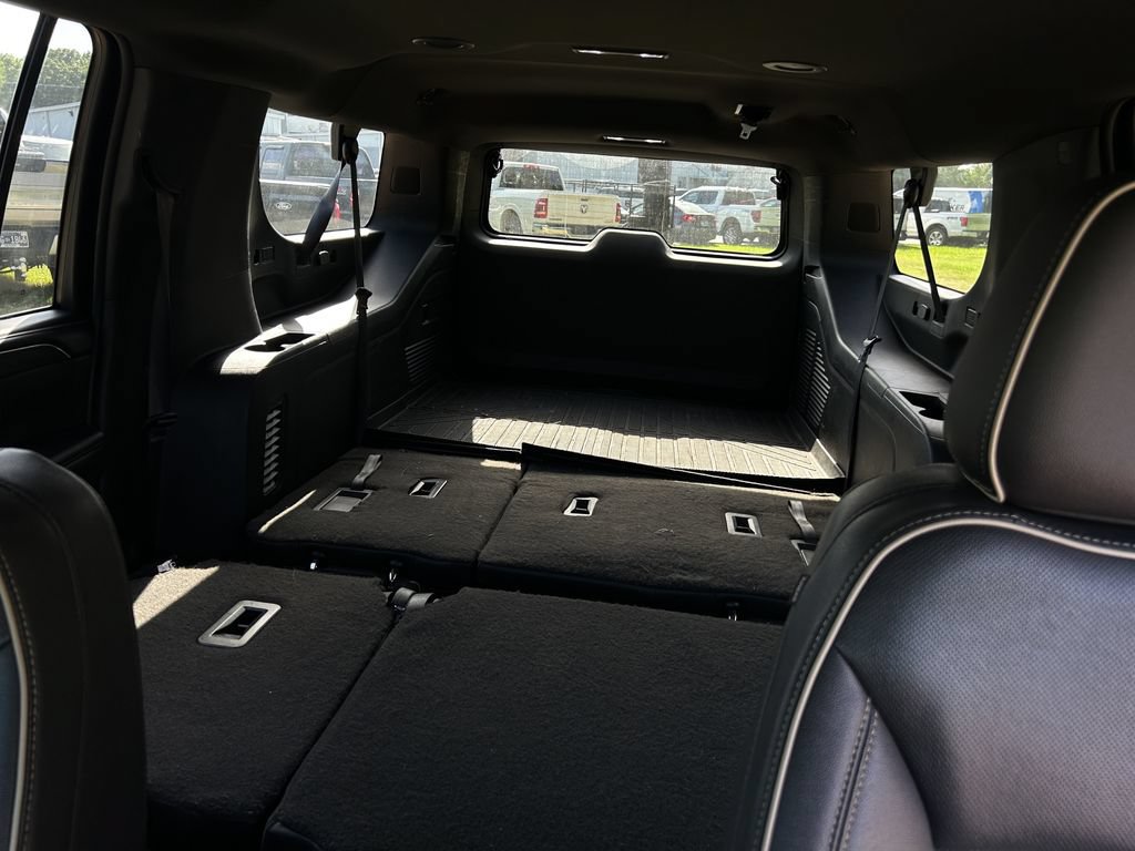 Used 2022 GMC Yukon XL SLT AWD/4WD image 26
