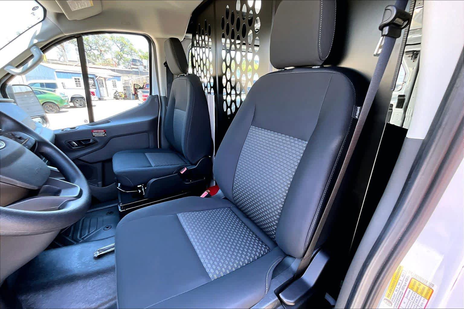 Certified 2026 Ford Transit 250 Low Roof RWD image 21