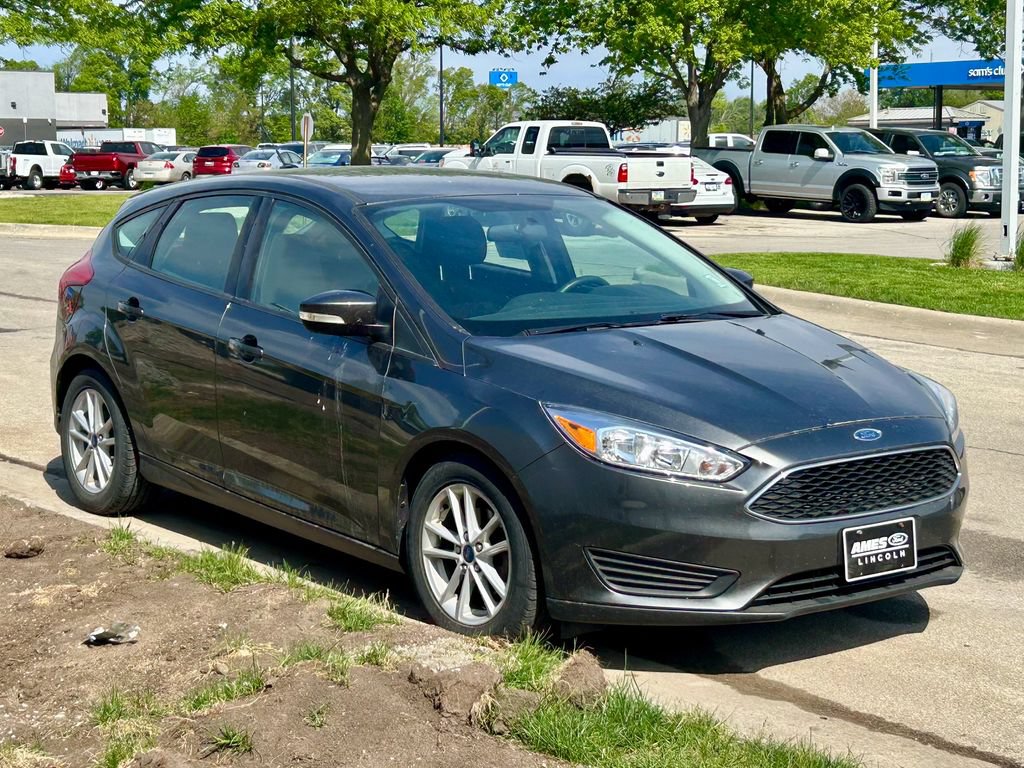 Certified 2017 Ford Focus SE FWD image 6