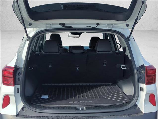 Used 2023 Kia Seltos S w/ Navigation Package image 10