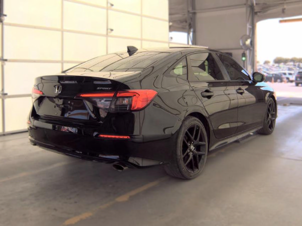Used 2022 Honda Civic Sport image 3