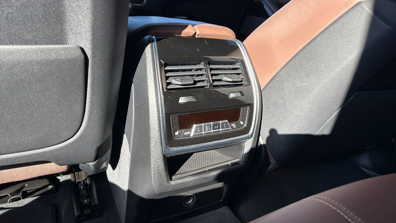 Used 2019 BMW X5 xDrive40i w/ Executive Package image 28