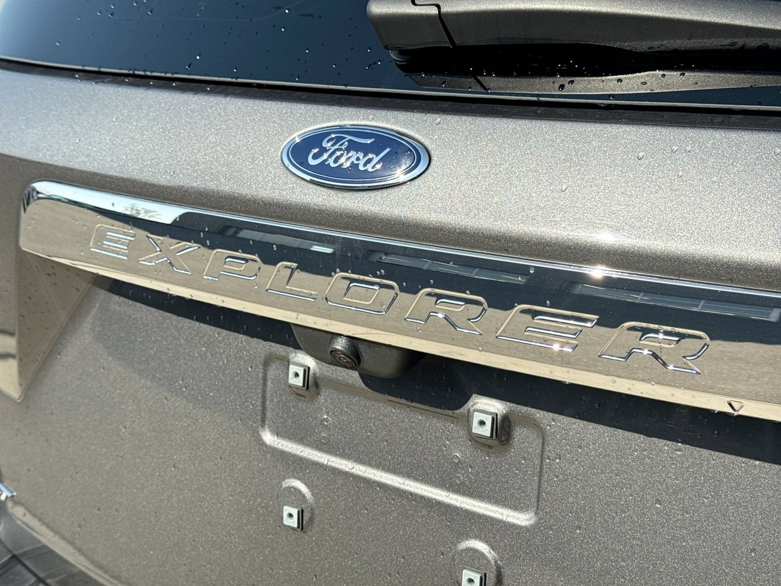 Certified 2024 Ford Explorer XLT w/ Equipment Group 202A AWD/4WD image 12
