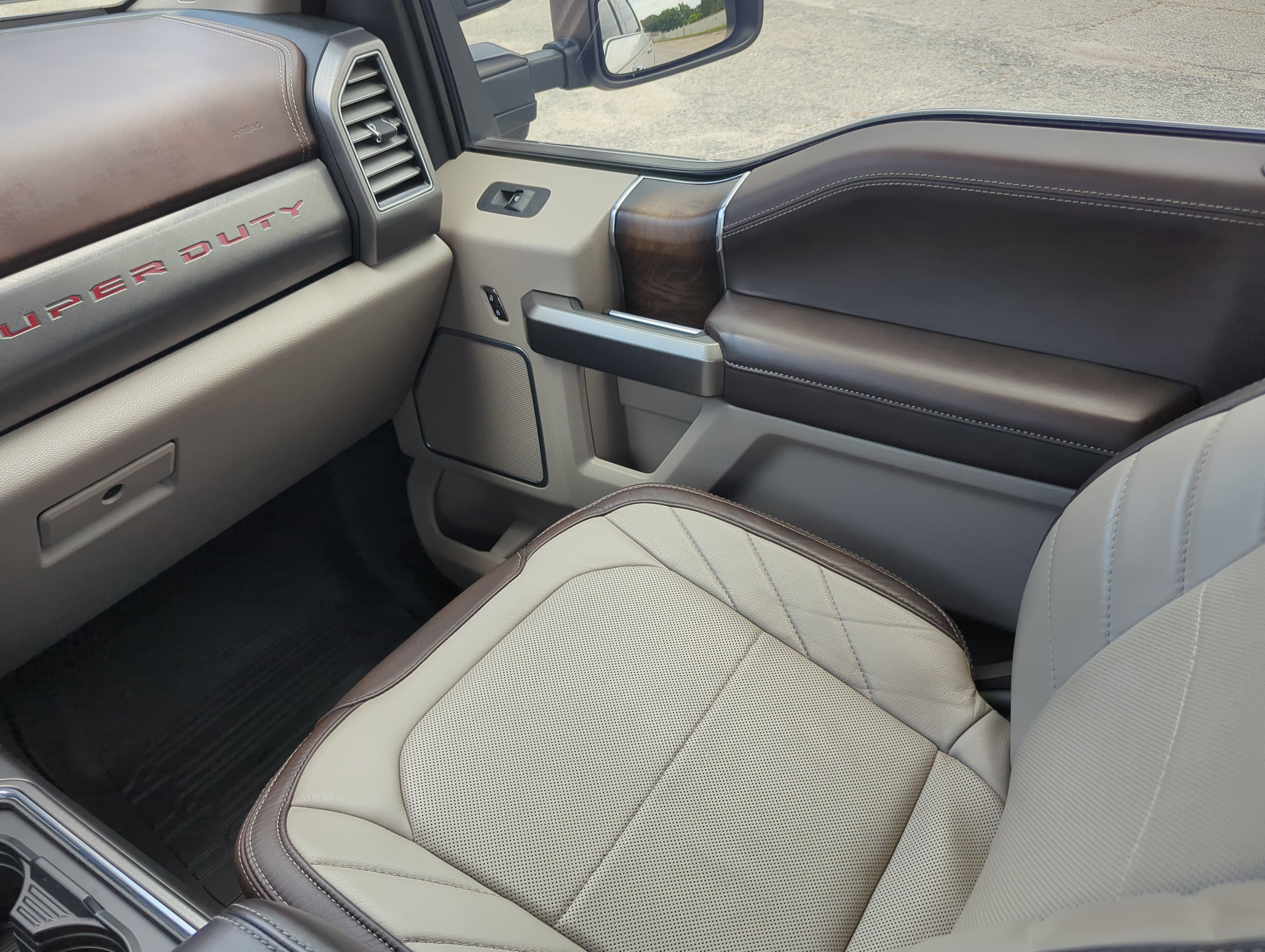 Certified 2019 Ford F250 Limited AWD/4WD image 15