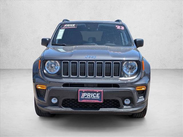 Used 2023 Jeep Renegade Latitude w/ Premium Group AWD/4WD image 2