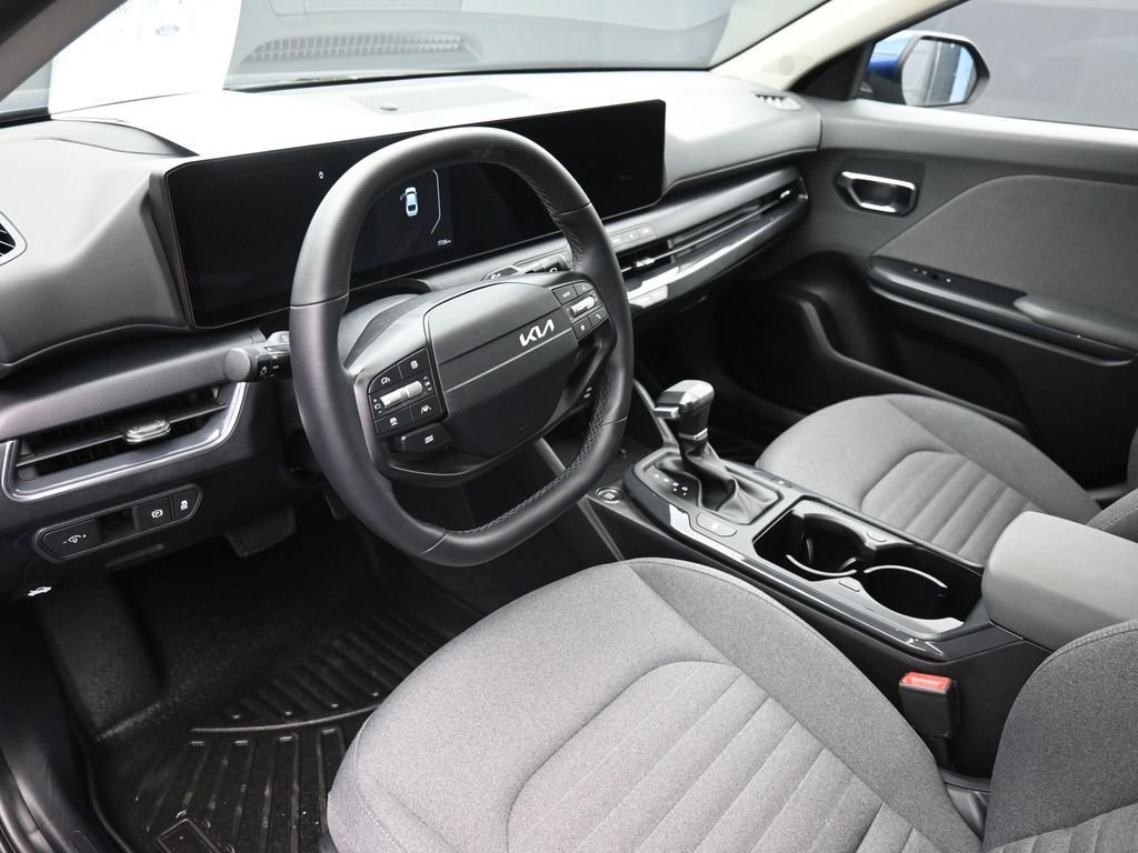 Used 2025 Kia K4 EX image 18