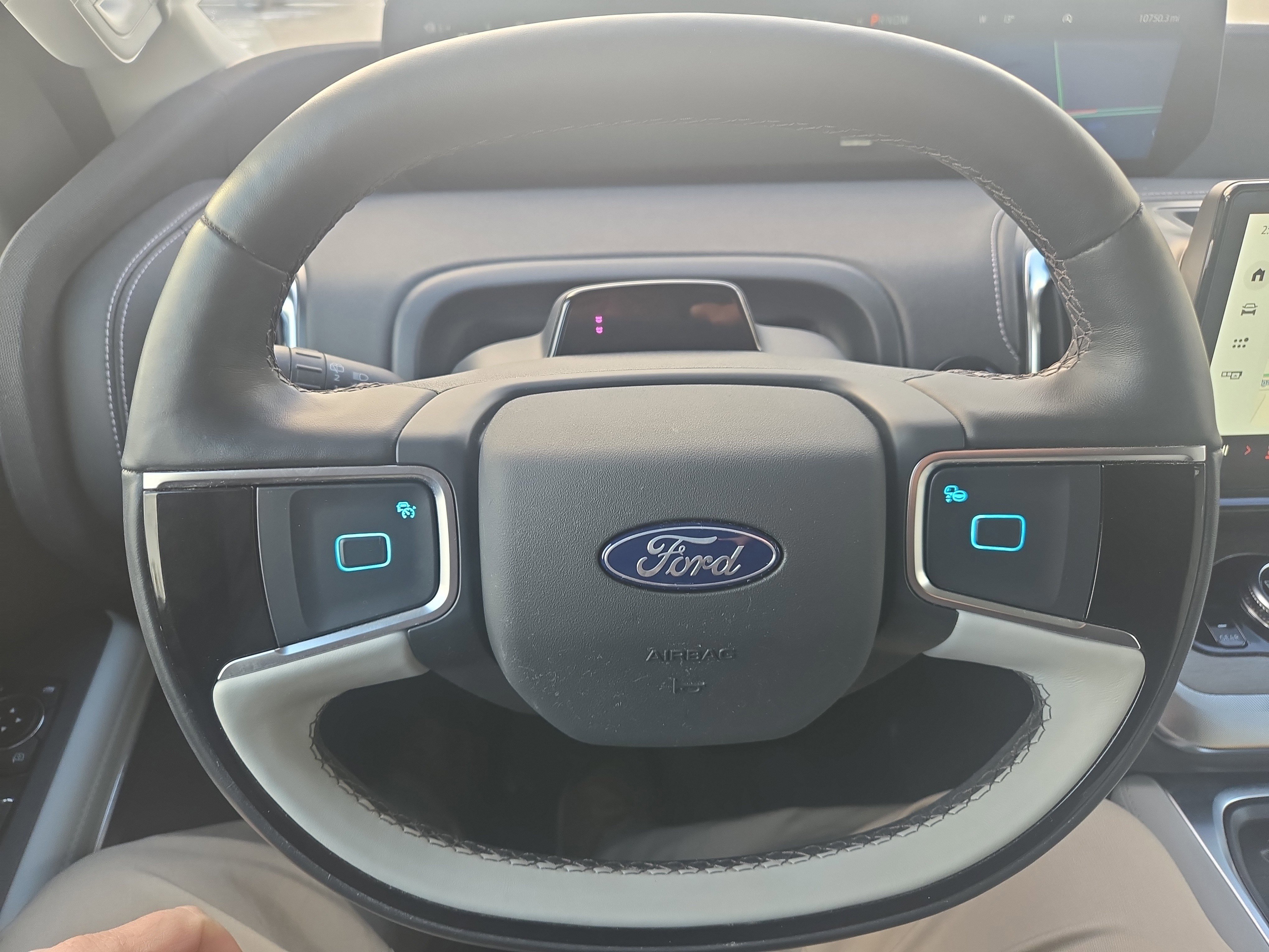 Certified 2025 Ford Expedition Platinum image 27