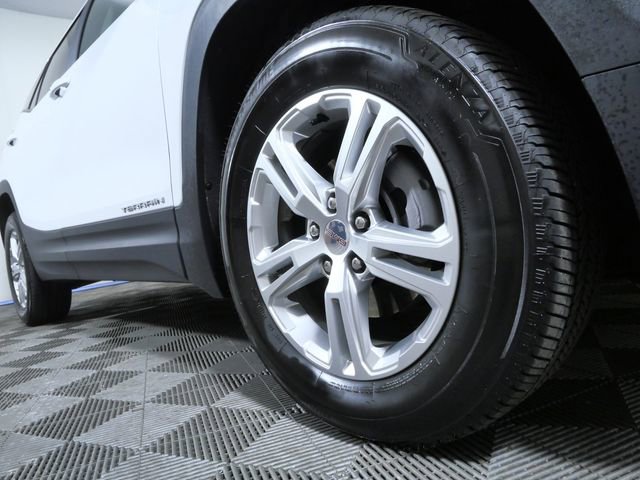 Used 2024 GMC Terrain SLE w/ Driver Convenience Package AWD/4WD image 2