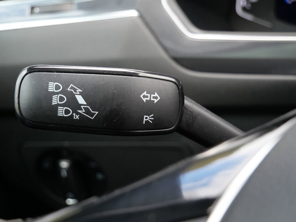 Used 2021 Volkswagen Tiguan SEL Premium R-Line AWD/4WD image 24