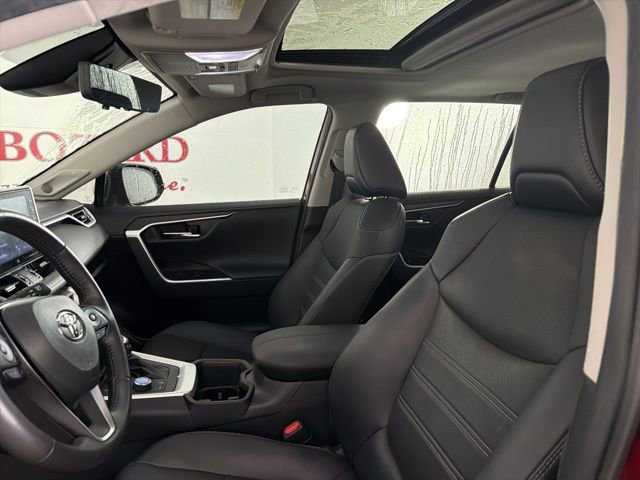 Used 2022 Toyota RAV4 Limited image 11