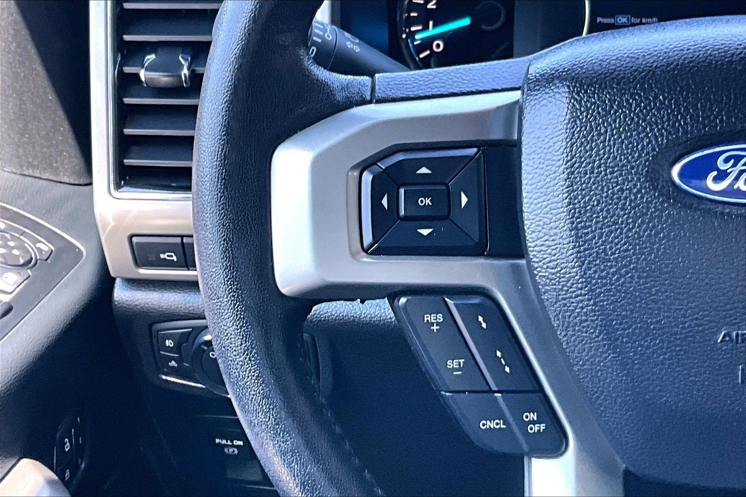Certified 2020 Ford F150 Lariat w/ Equipment Group 502A Luxury AWD/4WD image 20