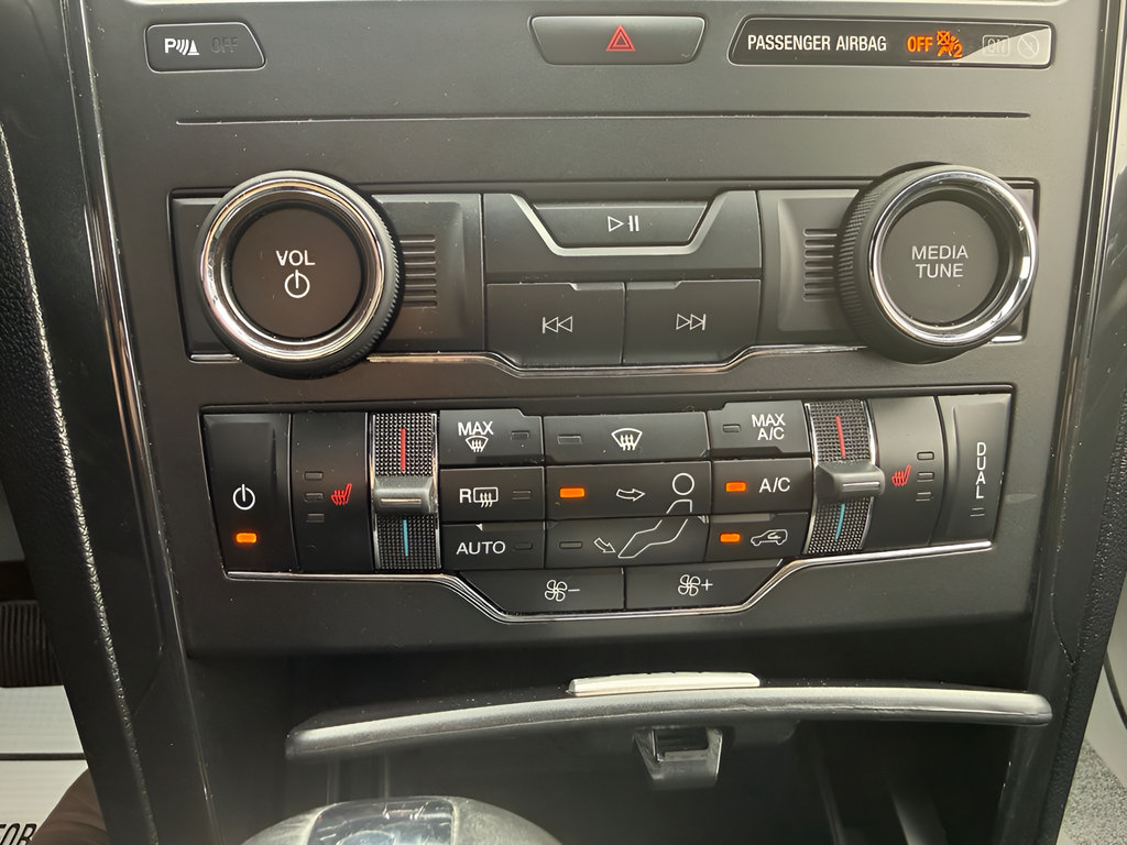 Certified 2019 Ford Explorer XLT w/ Equipment Group 202A AWD/4WD image 26