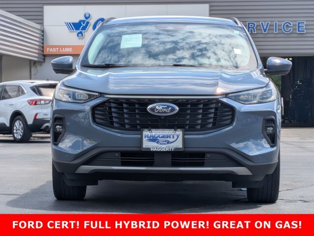 Certified 2024 Ford Escape Platinum AWD/4WD image 2