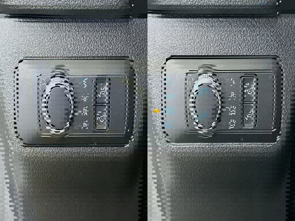 Certified 2020 Ford Escape SE image 26