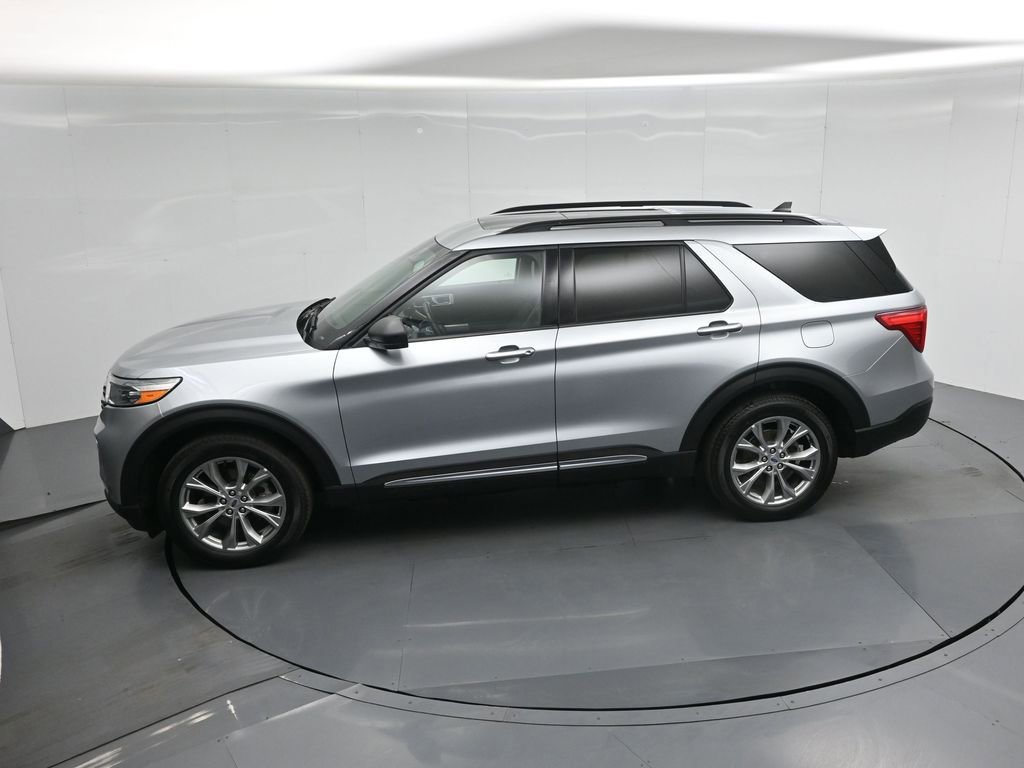 Certified 2023 Ford Explorer XLT w/ Equipment Group 202A AWD/4WD image 43