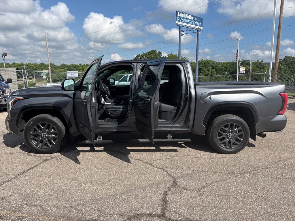 Used 2024 Toyota Tundra Platinum AWD/4WD image 4