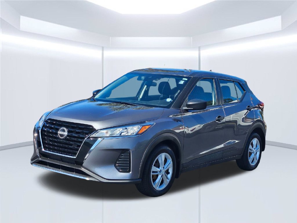 Used 2022 Nissan Kicks S FWD image 2