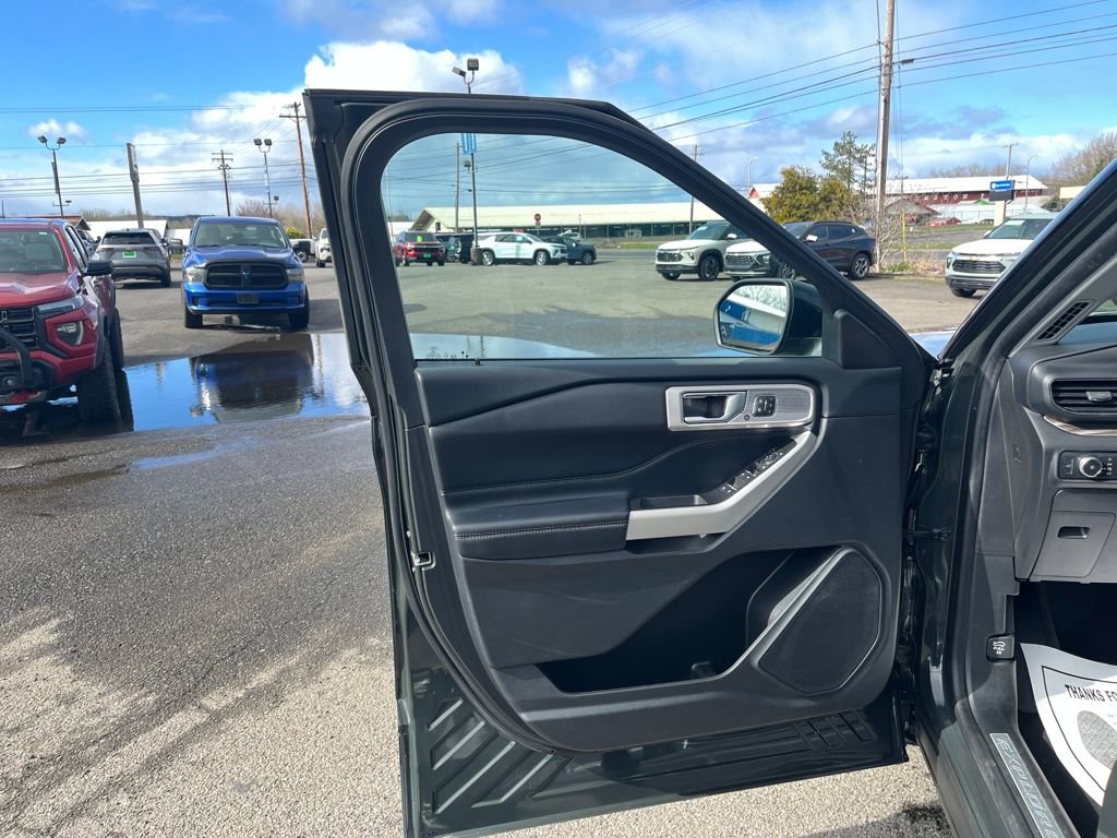 Certified 2022 Ford Explorer Limited w/ Equipment Group 301A image 13