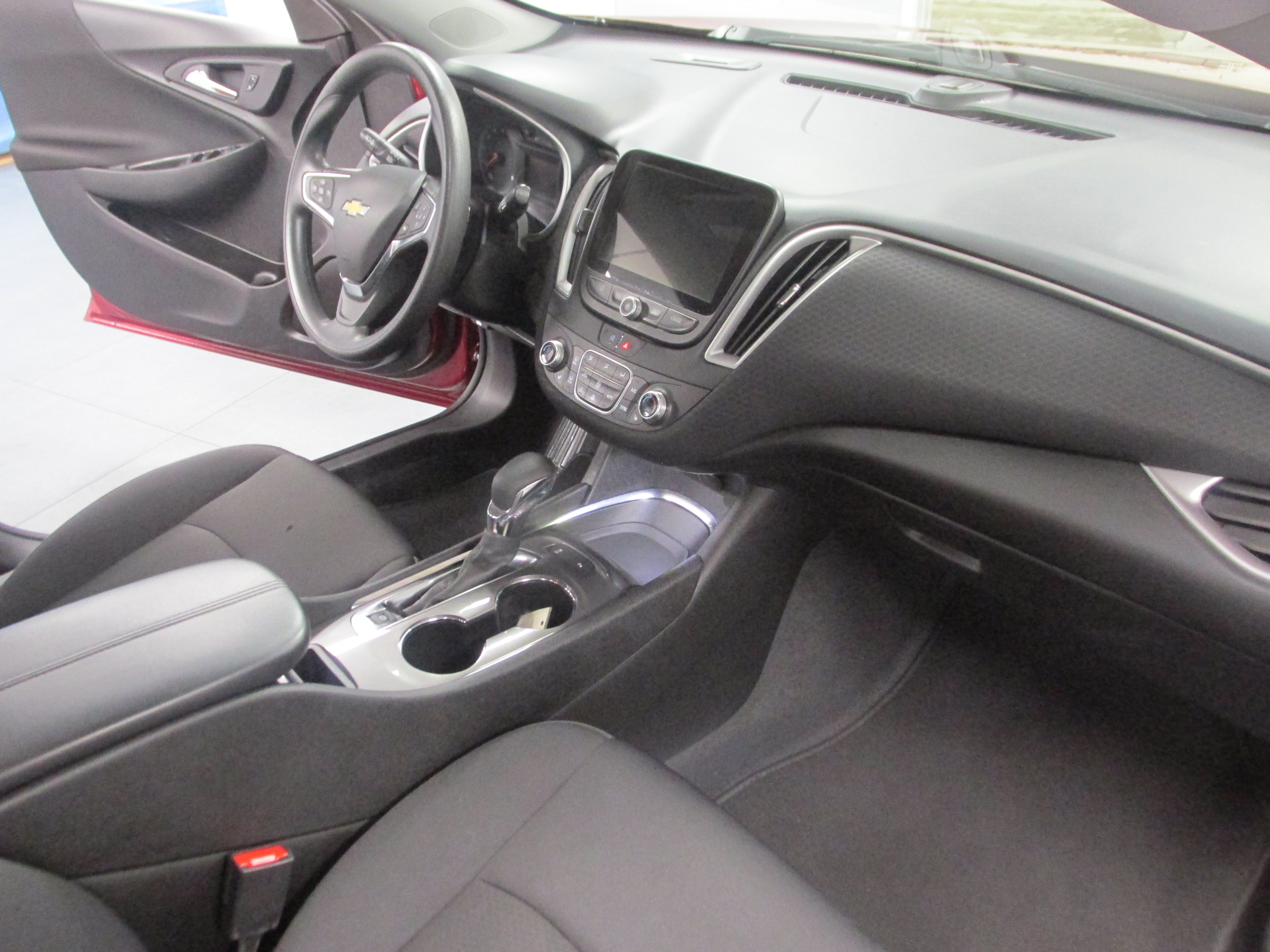 Used 2025 Chevrolet Malibu LT FWD image 23