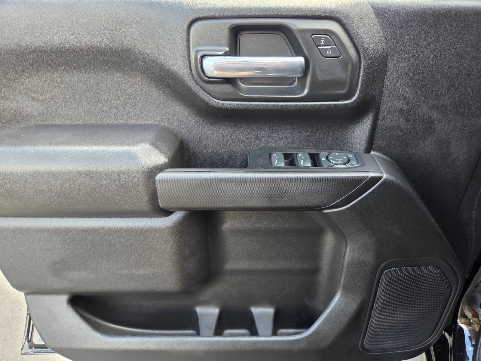 Used 2023 Chevrolet Silverado 1500 Custom RWD image 18