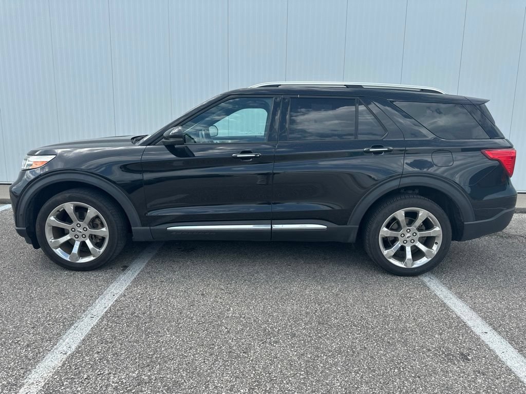 Certified 2020 Ford Explorer Platinum w/ Premium Technology Package AWD/4WD image 3