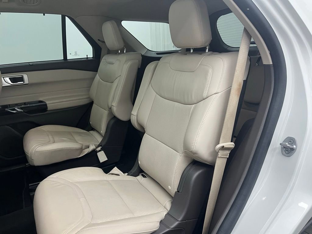Certified 2022 Ford Explorer Platinum w/ Equipment Group 601A image 31