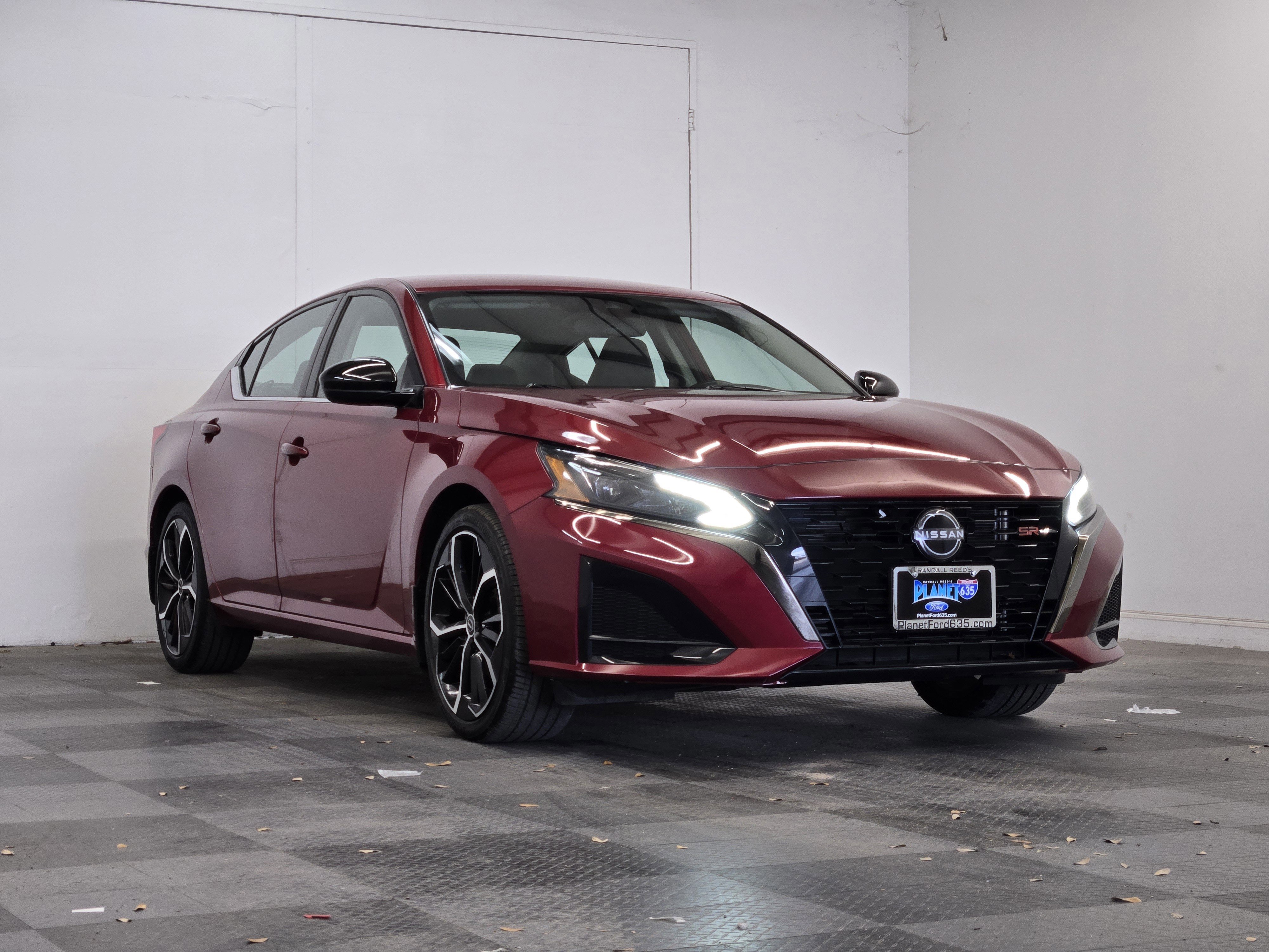 Used 2024 Nissan Altima 2.5 SR FWD image 6