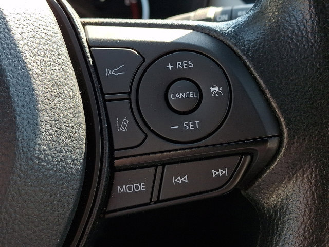 Used 2025 Toyota RAV4 XLE AWD/4WD image 24