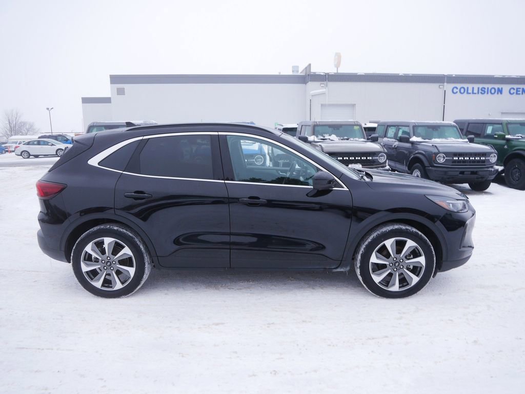 Certified 2024 Ford Escape Platinum image 4