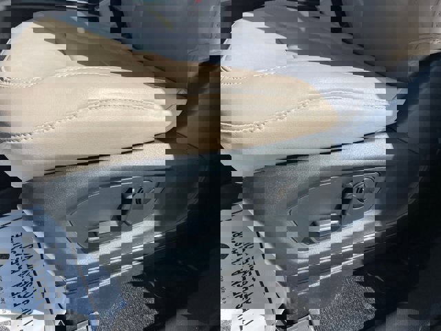 Certified 2022 Ford Explorer XLT w/ Equipment Group 202A image 25