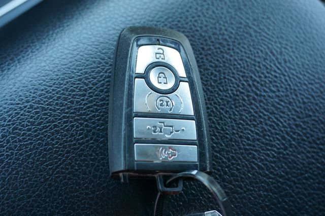 Certified 2022 Ford F250 Lariat w/ Black Appearance Package image 20