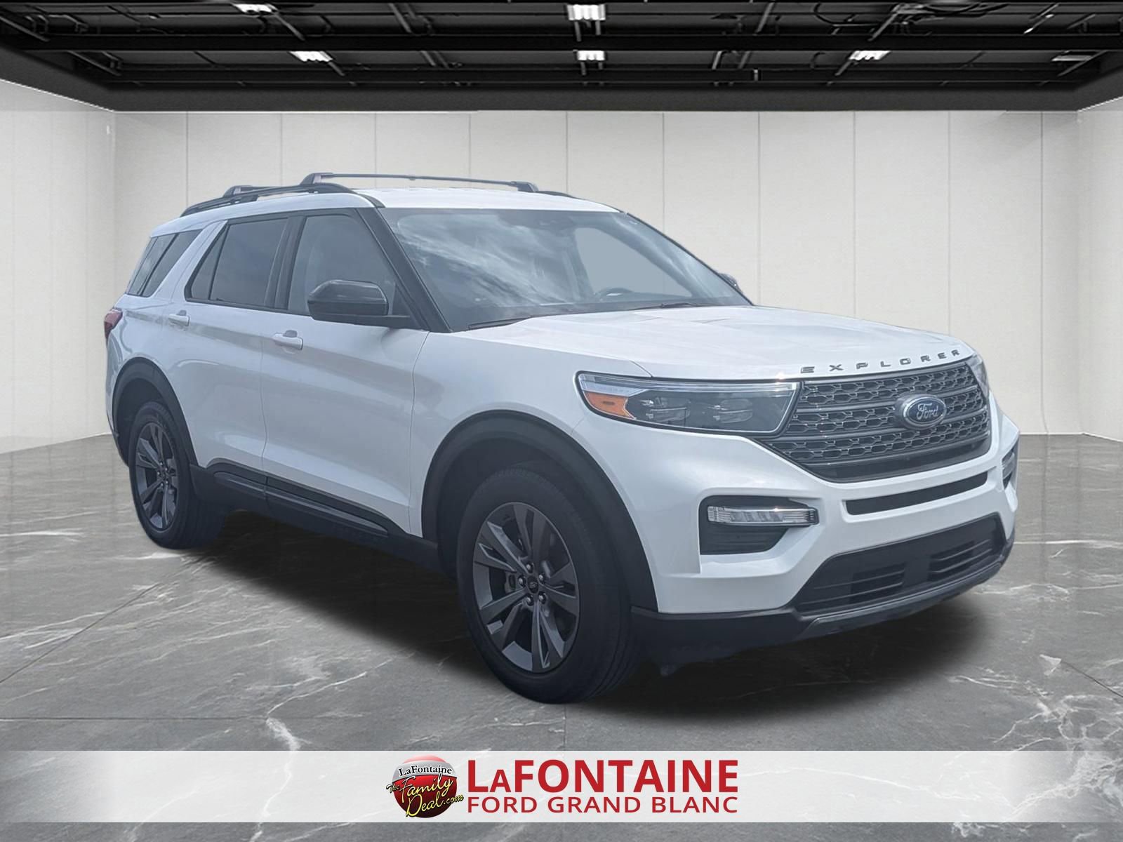 Certified 2022 Ford Explorer XLT w/ Equipment Group 202A AWD/4WD image 7
