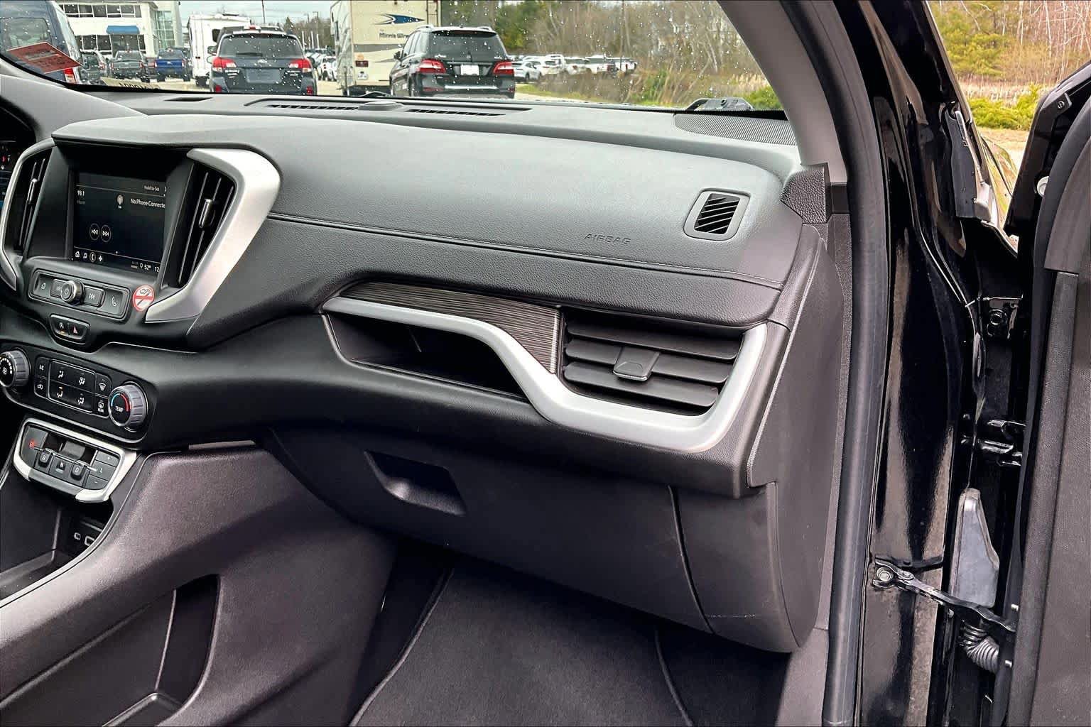 Used 2024 GMC Terrain SLE AWD/4WD image 19