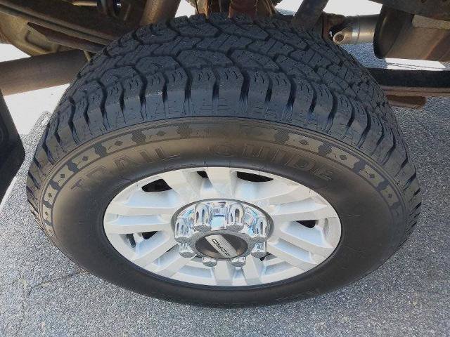 Certified 2018 Ford F250 XLT w/ Snow Plow Prep Package AWD/4WD image 11